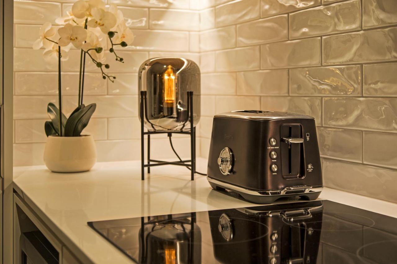 Funk In The City - Luxury Laneway Apartment With Single Garage Christchurch Exterior foto